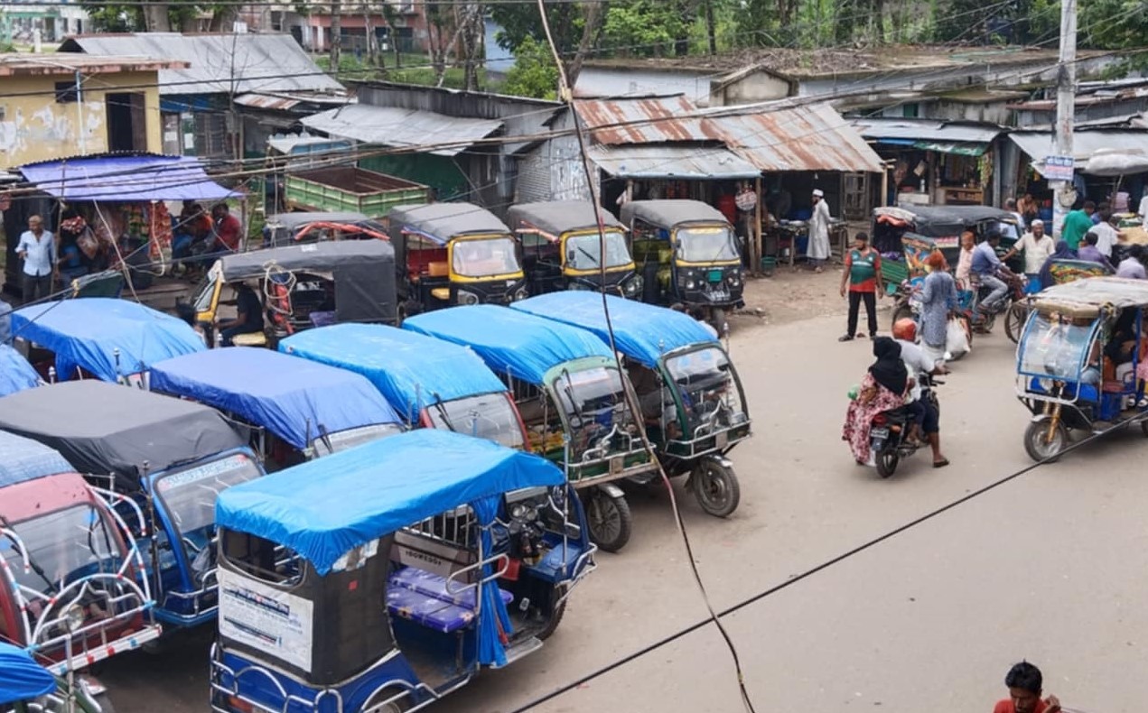 নলছিটিতে অটো আলফায় যাত্রী হয়রানির অভিযোগ