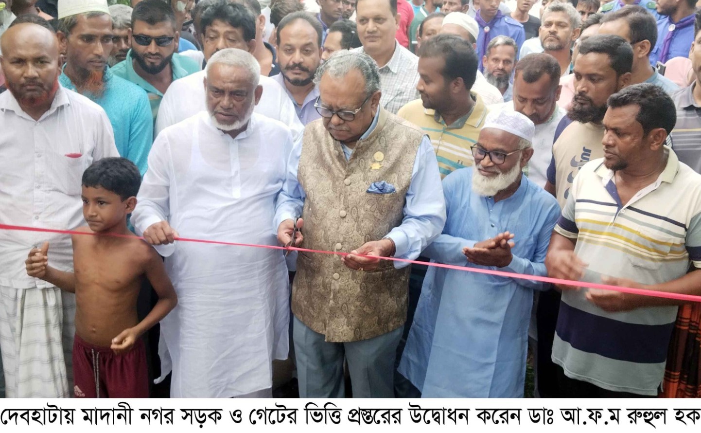 দেবহাটায় মাদানী নগর সড়কের ভিত্তি প্রস্তরের উদ্বোধন