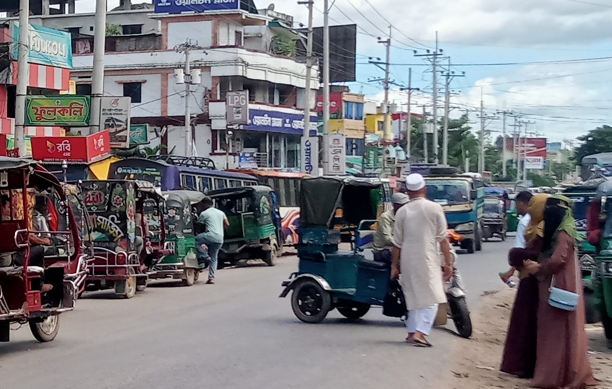 ঈদগাঁও স্বাভাবিক তবে বিজিবি মোতায়েন