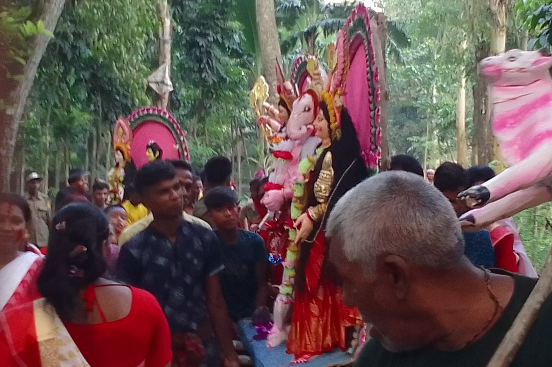 গাইবান্ধায় প্রতিমা বিসর্জন দিয়েই শেষ হলো দুর্গোৎসব