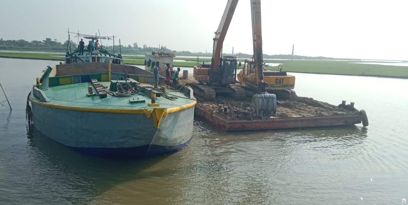 অবৈধভাবে মাটি উত্তোলনে নাসিরনগরে ৩ জনকে কারাদন্ড 