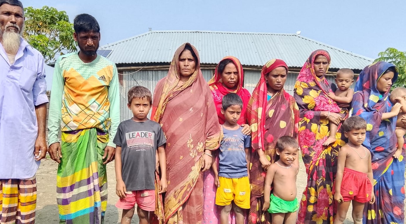 উলিপুরের লুটপাট হামলা ও ভাঙচুরের ঘটনায় থানায় অভিযোগ