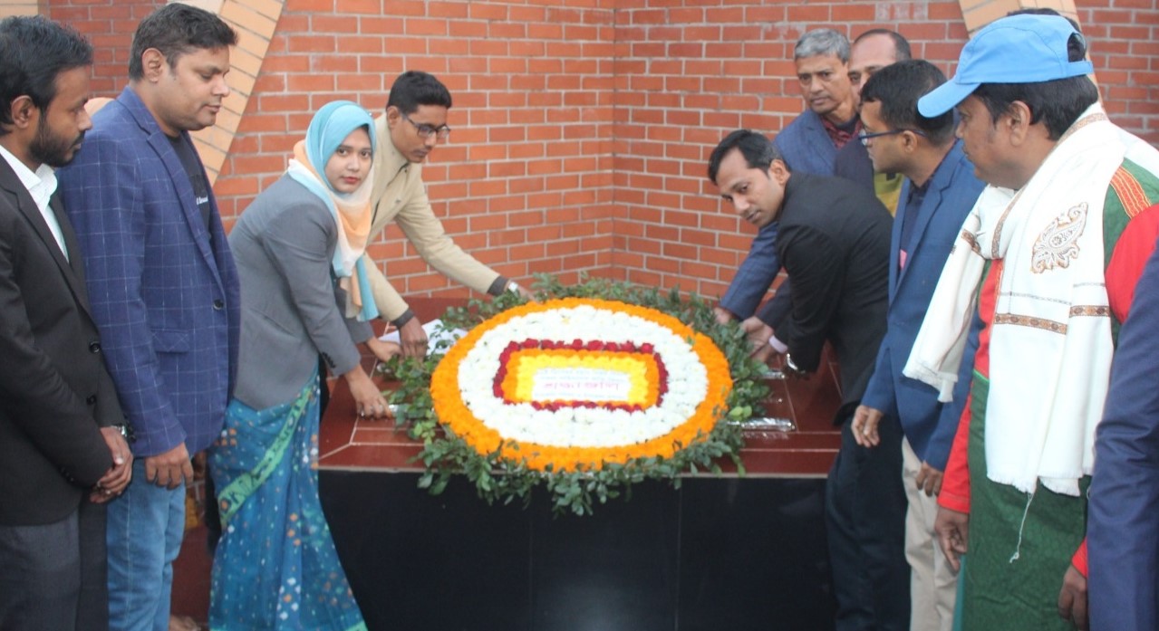 পাইকগাছায় নানা আয়োজনের মধ্য দিয়ে বিজয় উদযাপিত 