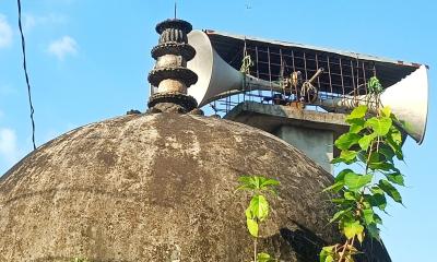 ঐতিহাসিক নিদর্শন আত্রাইয়ের তিন গুম্বুজ মসজিদ মঠ