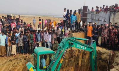 গভীর নলকূপের গর্তে পড়ে প্রাণ গেল সেলিমের